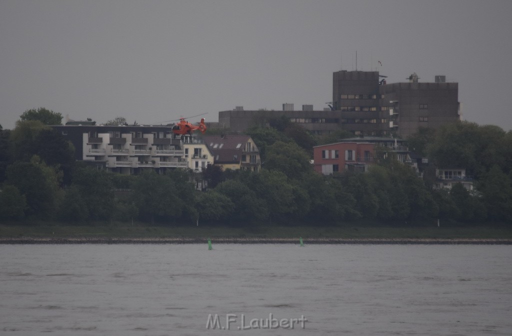 PRhein Koeln Porz Ensen Schwimmer untergegangen P036.JPG - Miklos Laubert